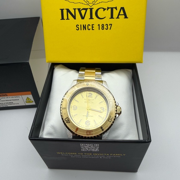 Invicta Men's Gold-Tone Dive Watch - Classic Two-Tone Design